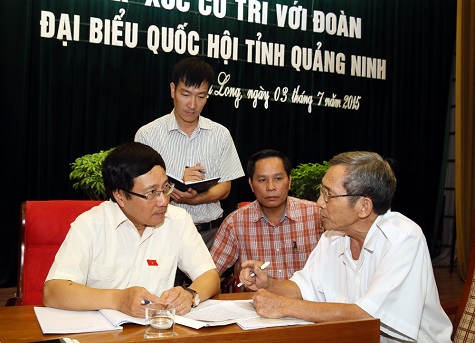Phó Thủ tướng Phạm Bình Minh tiếp xúc cử tri Quảng Ninh
