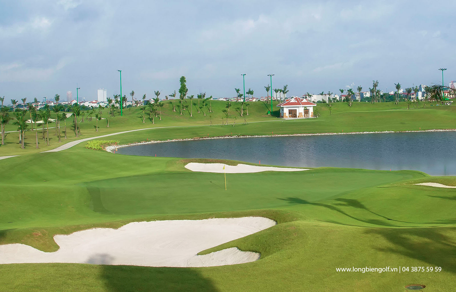 - Premier tournoi de golf philanthropique asiatique