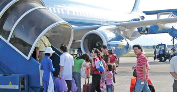 Vietnam Airlines continues “Golden moments” program
