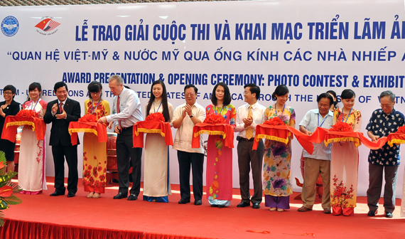 Expo sur Les relations vietnamo-américaines et les Etats-Unis à travers l’objectif de photographes vietnamiens