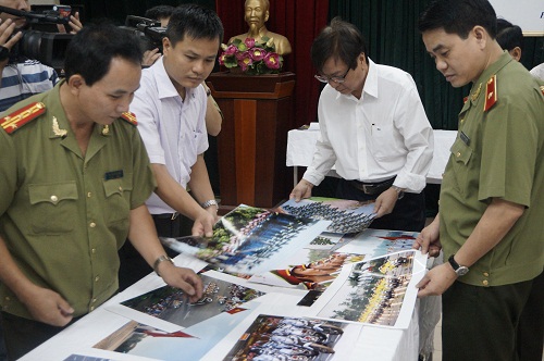 Chấm ảnh cuộc thi “Công an Hà Nội vì nhân dân phục vụ - Vì Thủ đô bình yên” lần thứ III