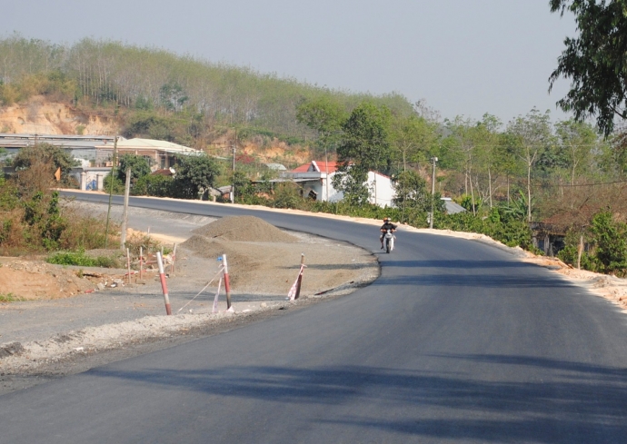 Nghịch lý ở Kon Tum Đường đẹp, tai nạn tăng cao