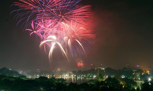 Gun salute and firework displays to celebrate National Day