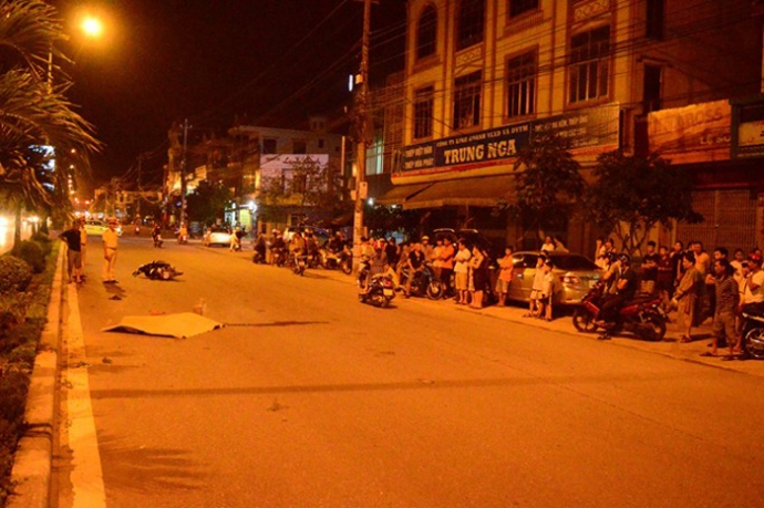 Đâm vào dải phân cách, một người đàn ông tử vong