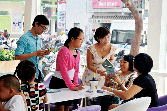 Đội ngũ lý luận phê bình trẻ Thiếu và yếu