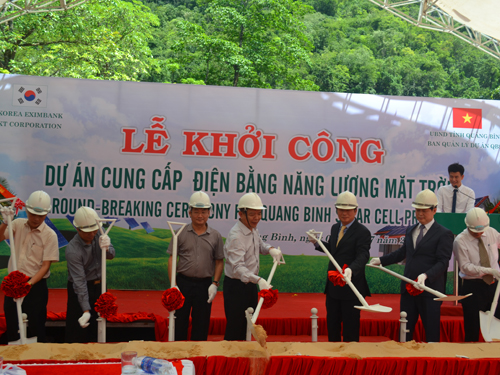 Solar power project kicked off in Quang Binh