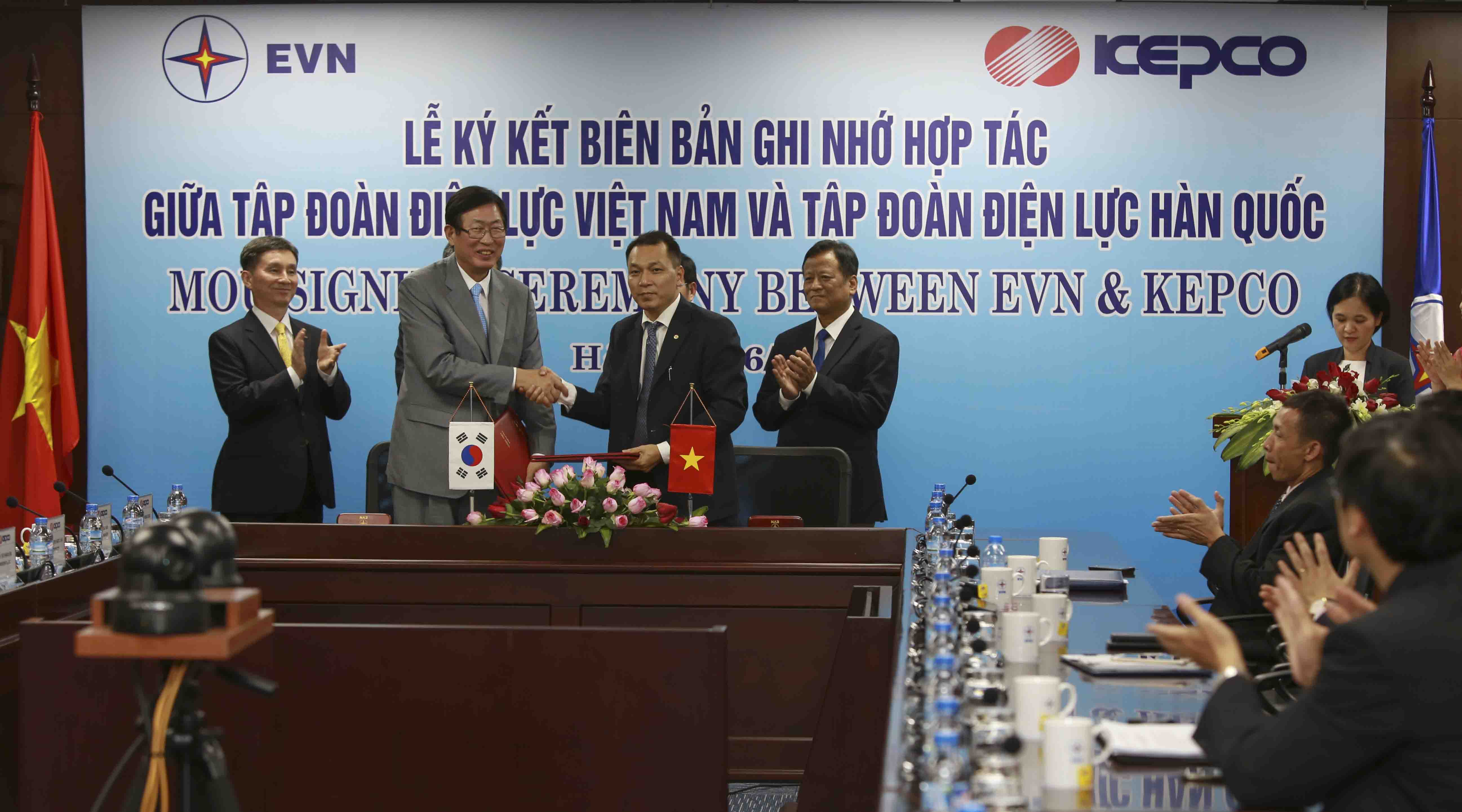 Tập đoàn điện lực Việt Nam ký kết ghi nhớ hợp tác trong lĩnh vực điện năng với Tập đoàn Điện lực Hàn Quốc
