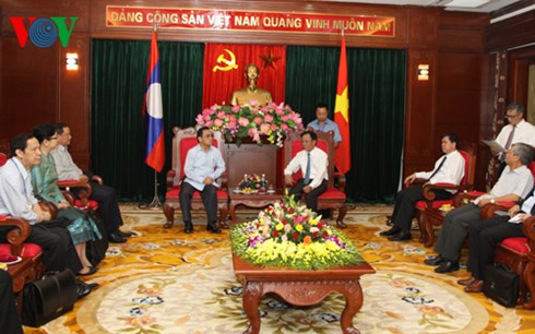 老挝政府总理访问山罗省