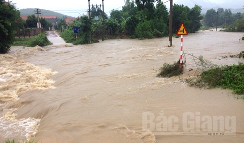 Bắc Giang Khẩn trương khắc phục hậu quả mưa lũ, đảm bảo giao thông thông suốt