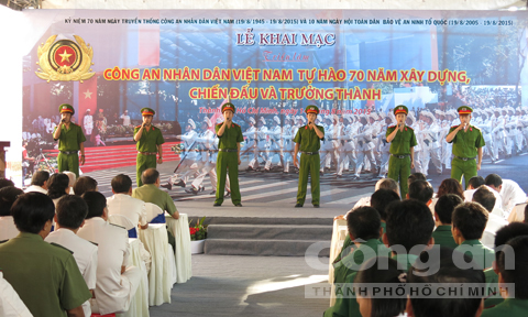 Triển lãm “Công an nhân dân - Tự hào 70 năm xây dựng, chiến đấu và trưởng thành”