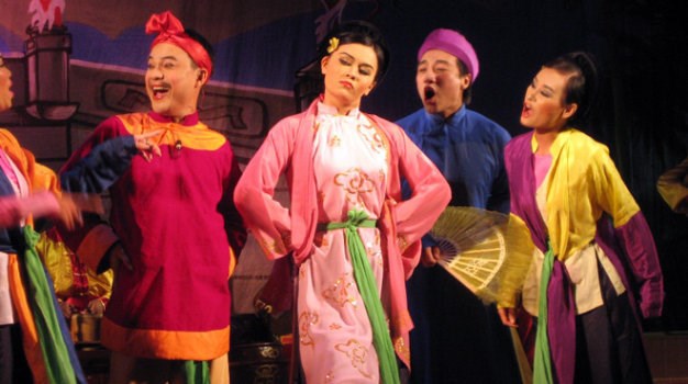 Young Hanoians to present show on cheo plays
