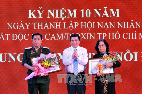 Giao lưu nghệ thuật “Chung tay xoa dịu nỗi đau da cam”