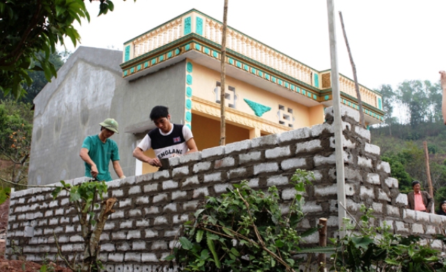 Thực hiện hỗ trợ nhà ở đối với hộ nghèo giai đoạn 2