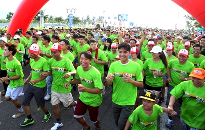 4 200 vận động viên từ 37 quốc gia tham dự Cuộc thi Marathon Quốc tế Đà Nẵng 2015