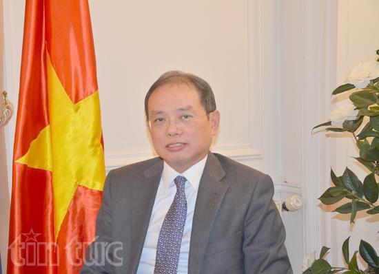 Contributions du secteur vietnamien de la diplomatie en France