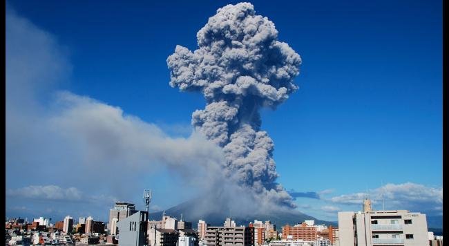 Núi lửa Sakurajima ở Nhật Bản phun trào