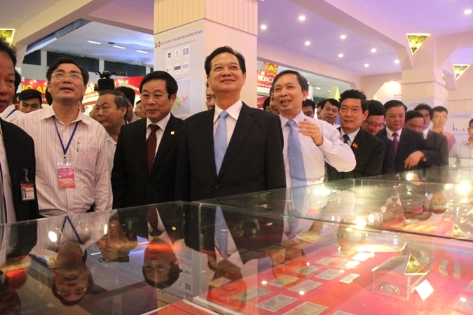 Khai mạc Triển lãm thành tựu Kinh tế - Xã hội năm 2015