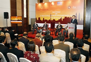 PM holds dialogue with ASEAN Business Club members