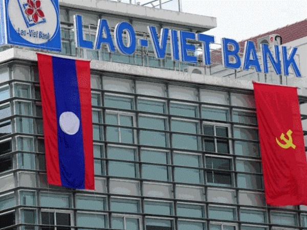 BIDV sets example of Laos-Vietnam cooperation official