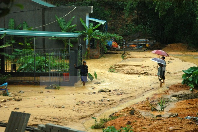 Tỉnh Quảng Ninh Kiểm tra, đánh giá hiện trạng ô nhiễm môi trường tại các địa phương bị ảnh hưởng do mưa lũ