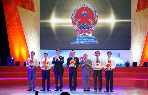 La ville de Mong Cai distinguée au Gloire du Vietnam 2015