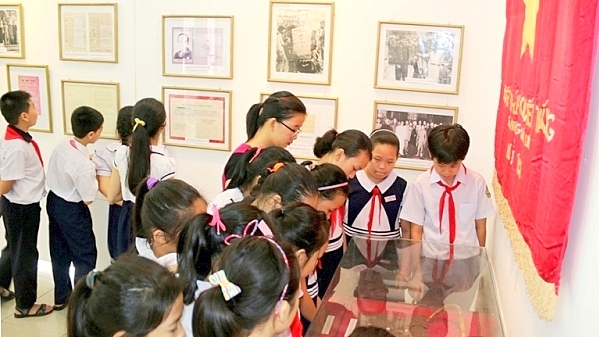 Expositions en l’honneur de la 70e Fête nationale du Vietnam