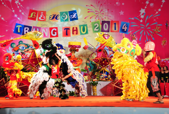 - Fête de la mi-Automne au Village culturel, touristique des ethnies du Vietnam