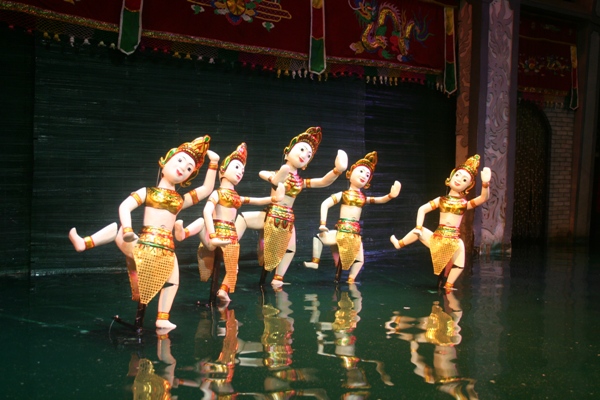 Présentation des marionnettes sur l’eau en Malaisie