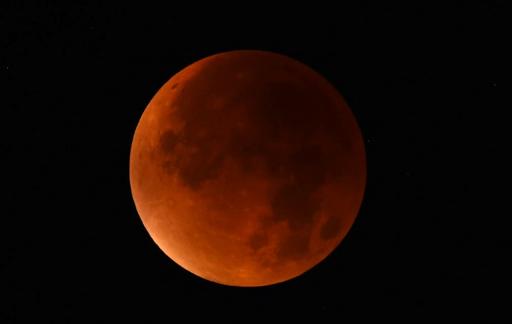 La super Lune de sang électrise la planète