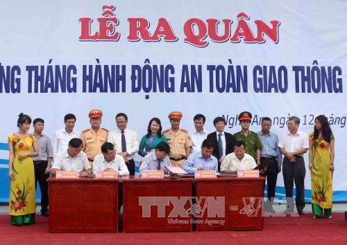 Lễ ra quân phát động hưởng ứng Tháng hành động an toàn giao thông khu vực Bắc Trung bộ