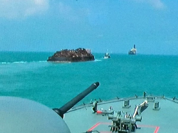 Singapore navy prevents pirate attack