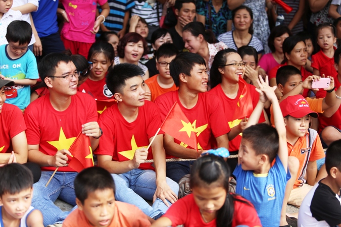 Người dân Thủ đô hân hoan chào đón lễ diễu binh, diễu hành mừng ngày Quốc khánh