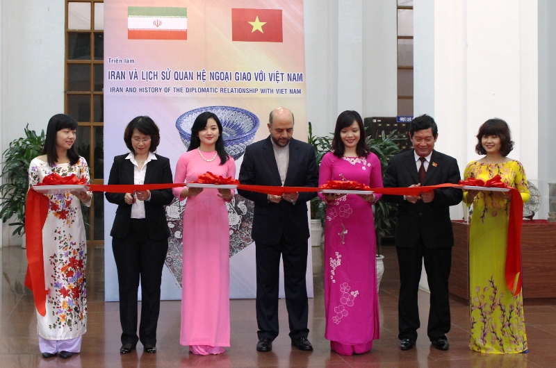 - Exposition photographique sur les relations diplomatiques entre le Vietnam et l’Iran