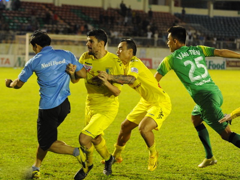 V-League 2015 Quyết định kỷ luật Câu lạc bộ Hoàng Anh Gia Lai và Hà Nội T T