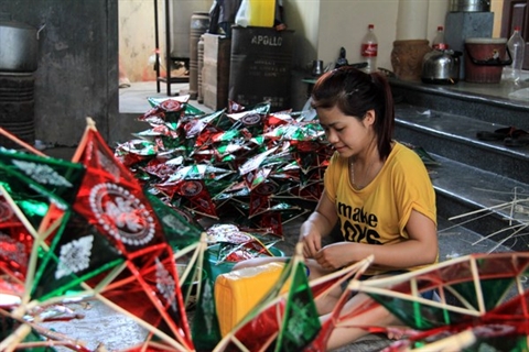 - Nam Dinh, haut-lieu de la fabrication des lanternes étoilées