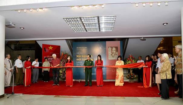 Triển lãm “Mỗi hiện vật một tấm lòng với Bác”