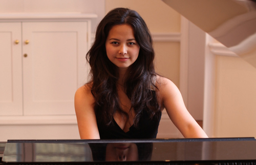 Young talented pianist Mai Charissa to perform in Hanoi