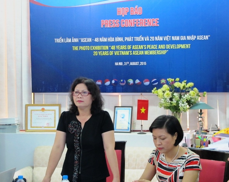 “48 years of ASEAN’s Peace and Development and 20 year of Vietnam’s ASEAN membership” photo exhibition