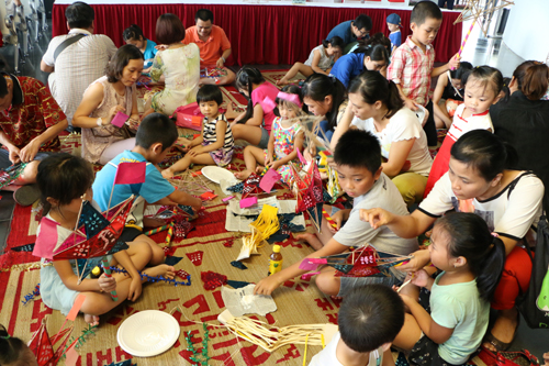 Diverse activities on Mid-autumn festival
