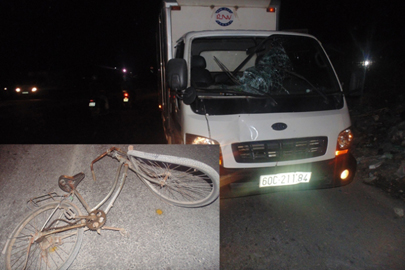 Ô tô đâm xe đạp, 1 người trọng thương