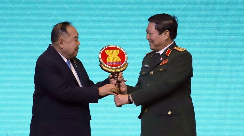 Việt Nam tiếp nhận búa Chủ tịch ADMM năm 2020 từ Thái Lan