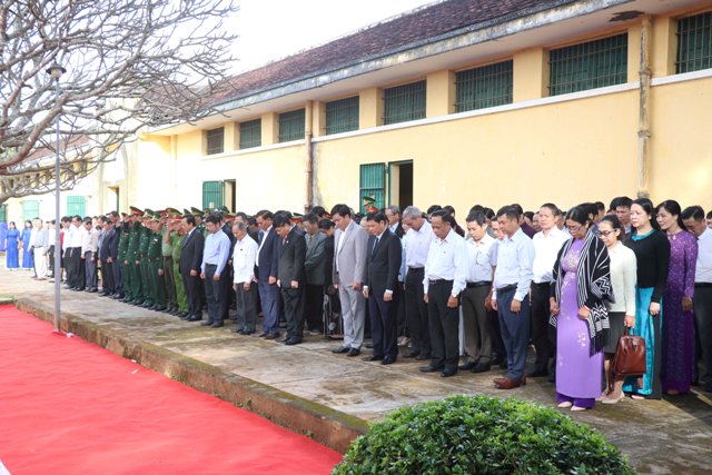 Dâng hương kỷ niệm 79 năm Ngày thành lập Đảng bộ tỉnh Đắk Lắk