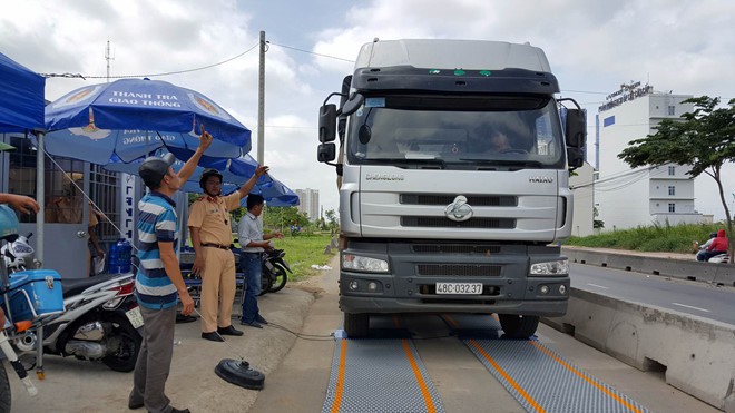 Làm rõ nghi vấn CSGT Đồng Nai  bảo kê xe quá tải