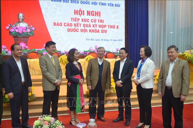 Thường trực Ban Bí thư Trần Quốc Vượng tiếp xúc cử tri tại Yên Bái