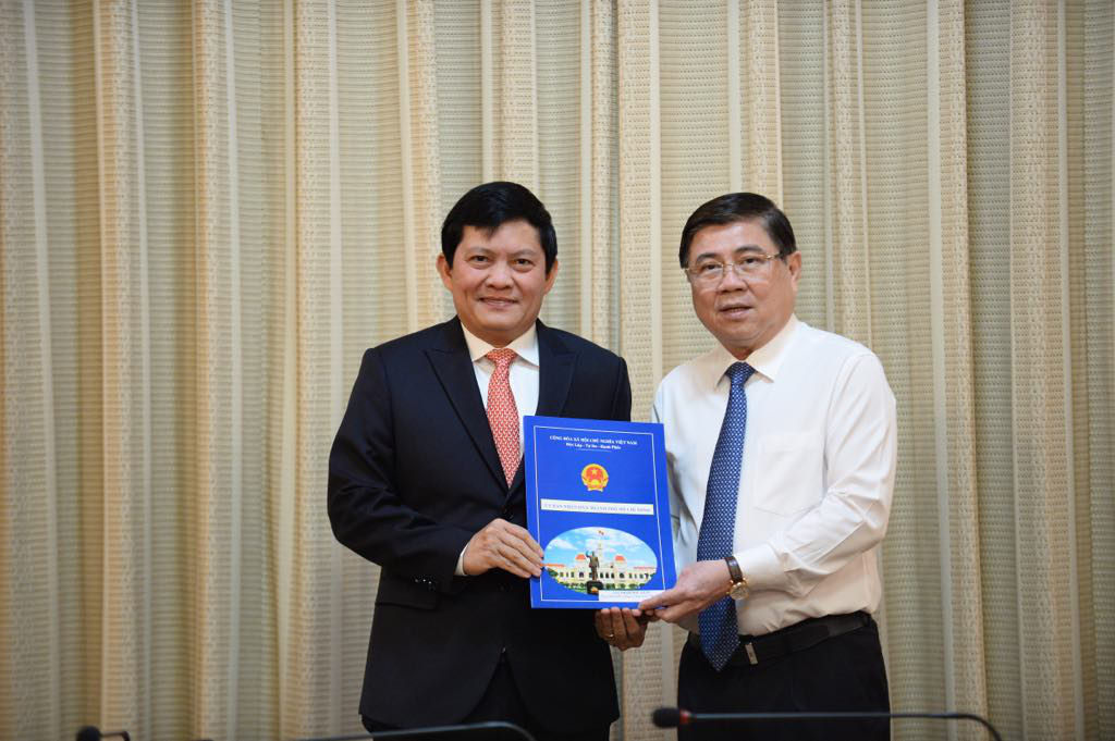 TP Hồ Chí Minh trao quyết định bổ nhiệm nhân sự mới