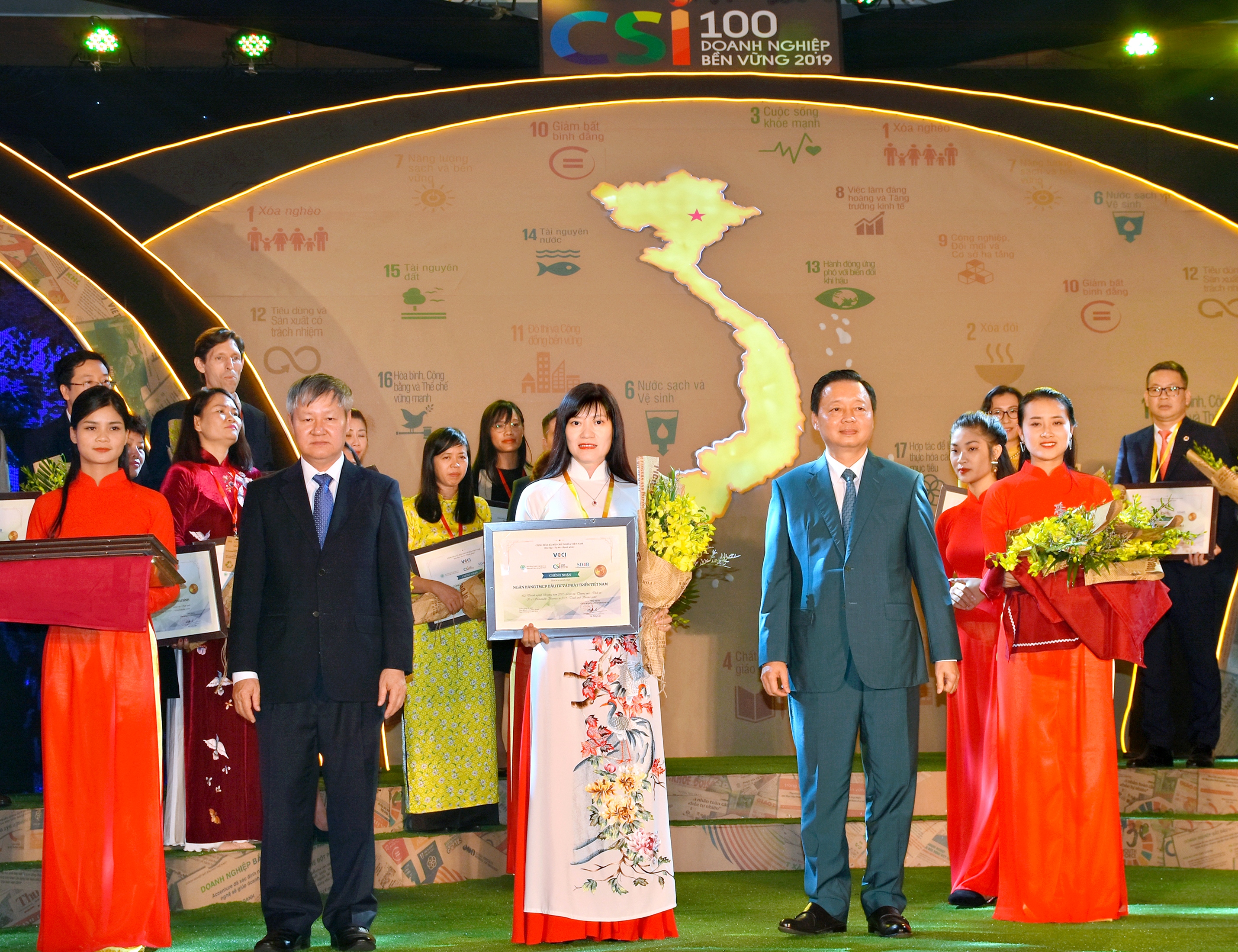 BIDV được vinh danh Top 10 Doanh nghiệp phát triển bền vững 2019