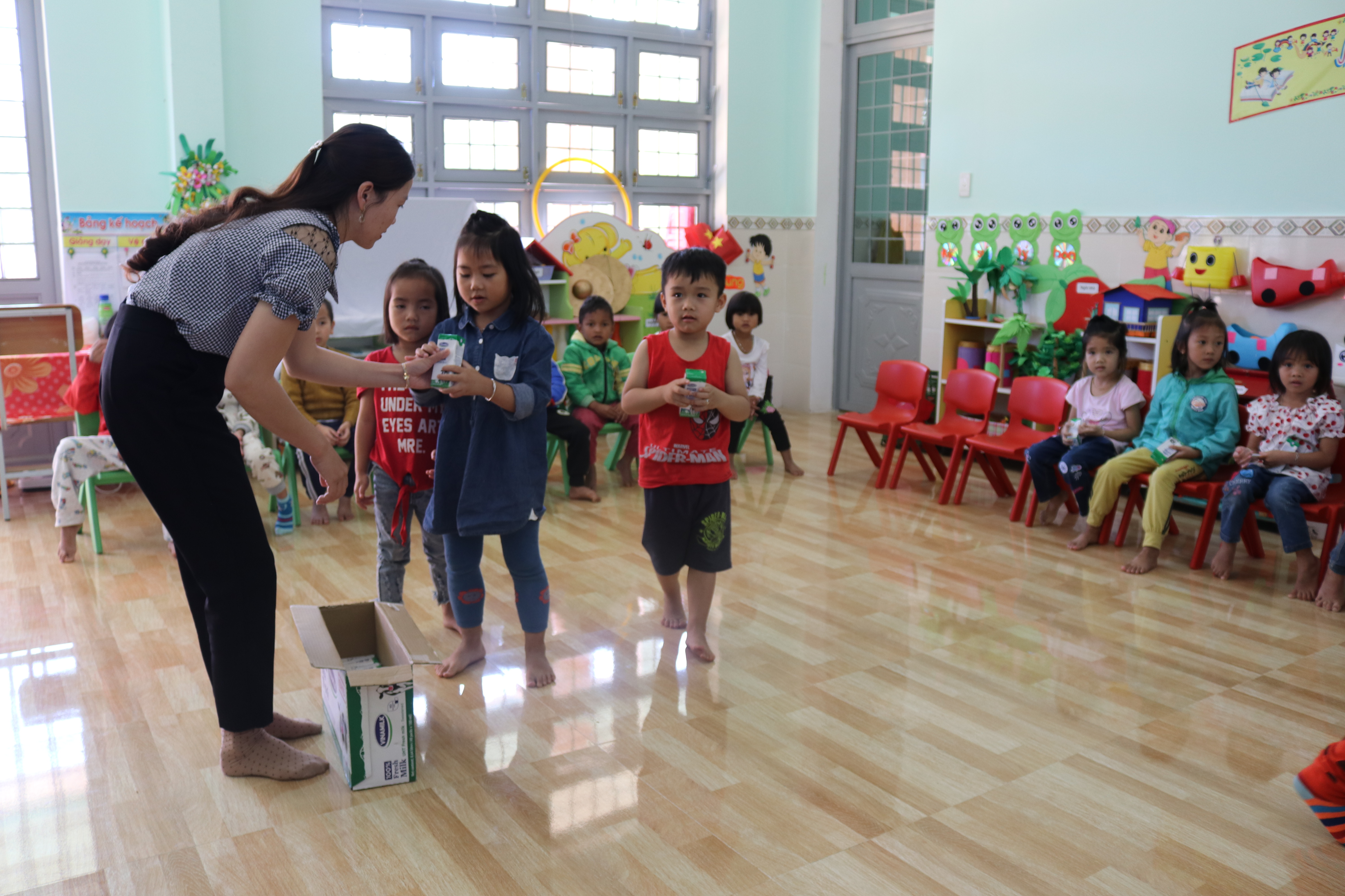 Sữa học đường phải đảm bảo đủ 21 vi chất dinh dưỡng