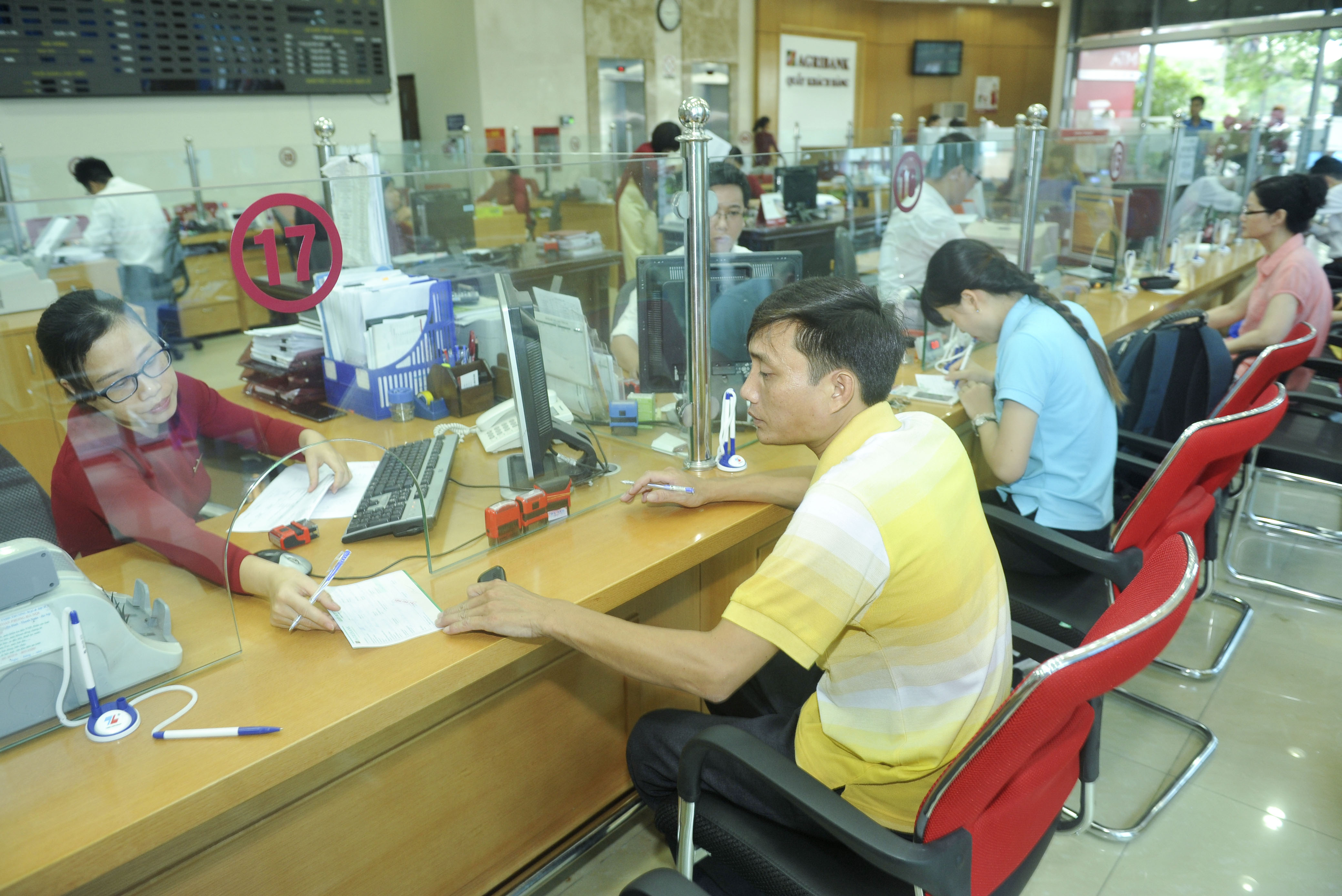 Ngành Thuế đôn đốc thu hồi nợ thuế tháng cuối năm