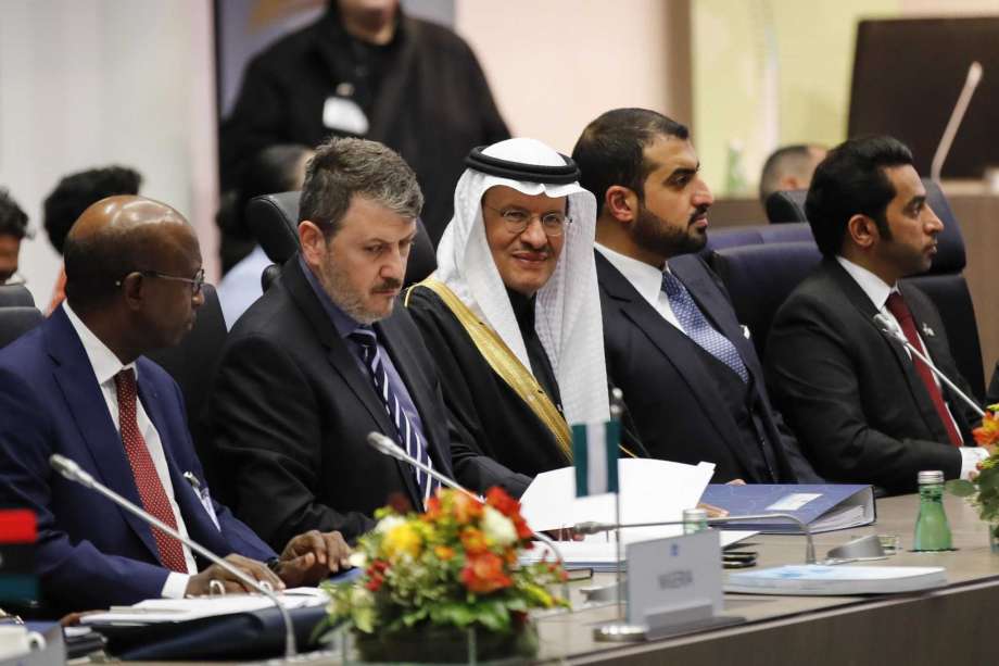 OPEC+ sẽ cắt giảm thêm 500 000 thùng dầu mỗi ngày