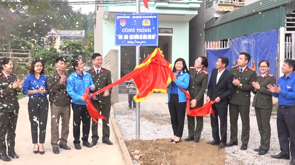 Xung kích, tích cực góp sức xây dựng nông thôn mới